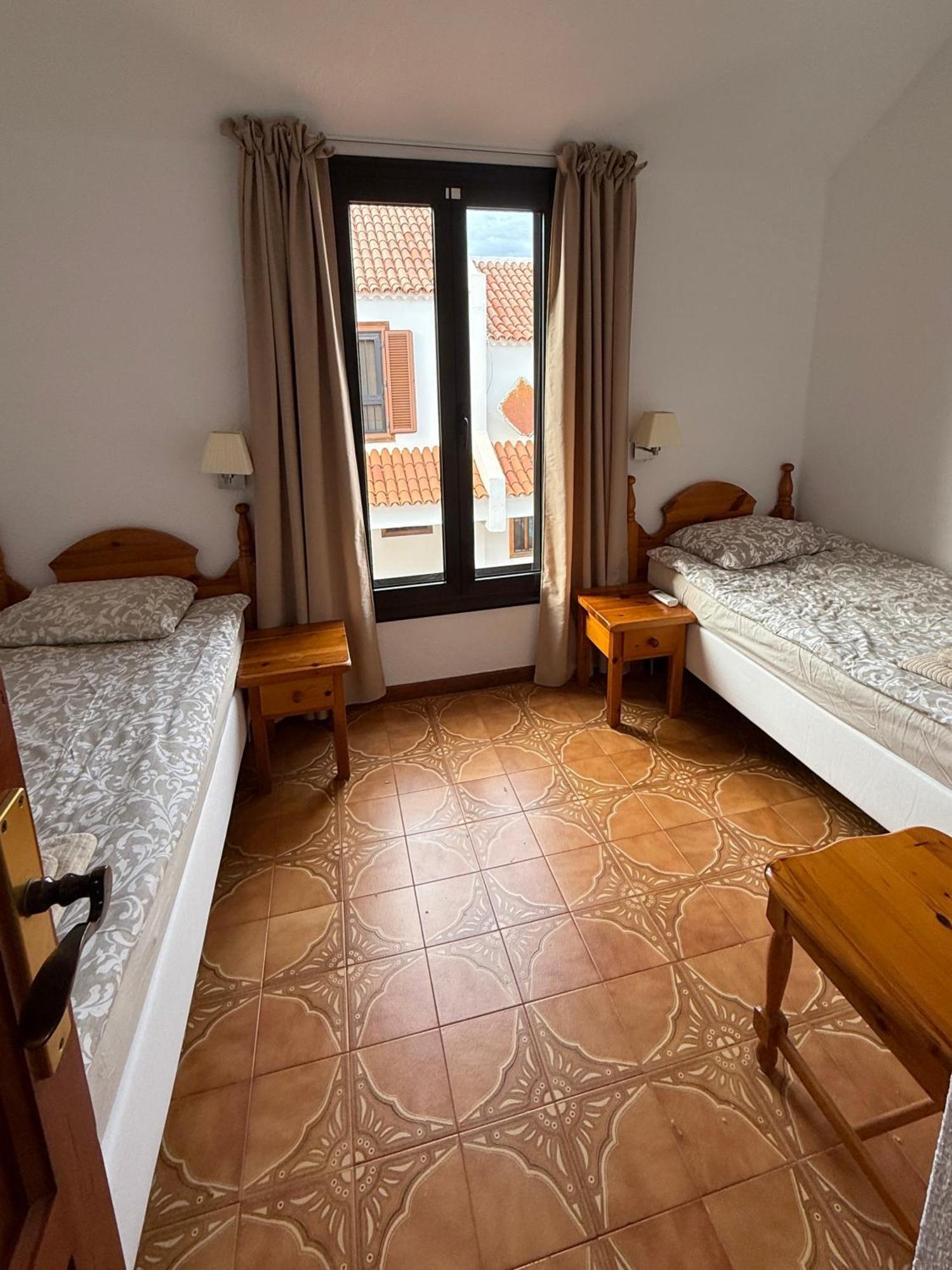 Sunny 2-Bedroom Apartment In Parque Santiago II Playa de las Americas  Exterior photo