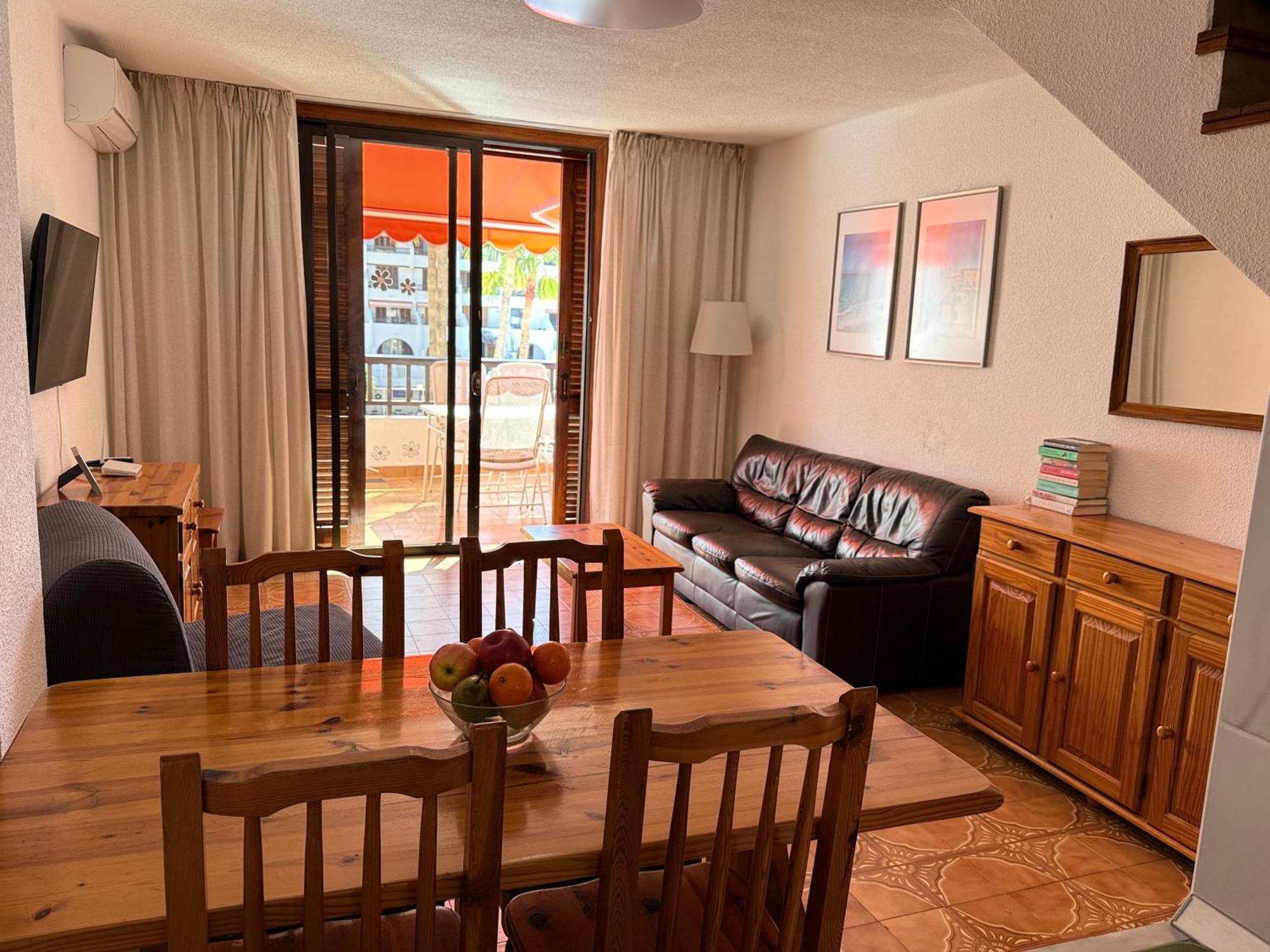 Sunny 2-Bedroom Apartment In Parque Santiago II Playa de las Americas  Exterior photo